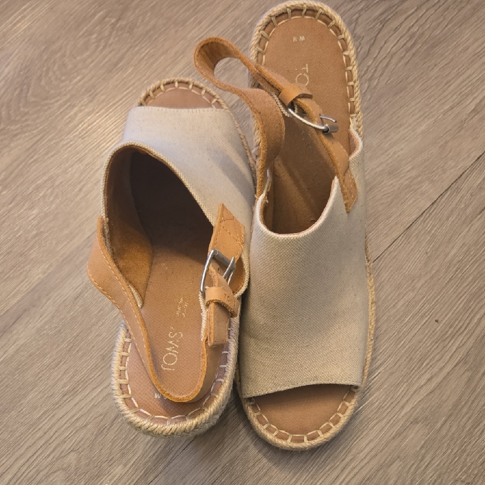 TOMS Women's Tan and Cream Espadrilles